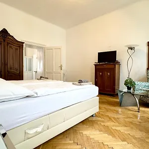 Appartamento Cosy Located At Famous Kutschkermarkt, Vienna