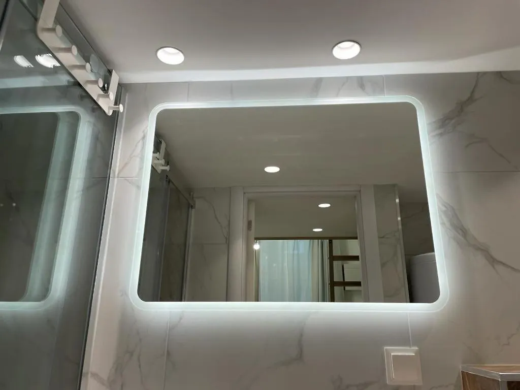 Zeus Design Mini Studio Vienna #5A 아파트